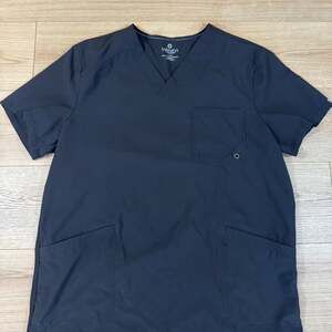 Cherokee Infinity Men's V-Neck Scrub Top in black